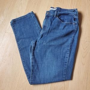 Levi's Classic Straight Woman's Size 10.